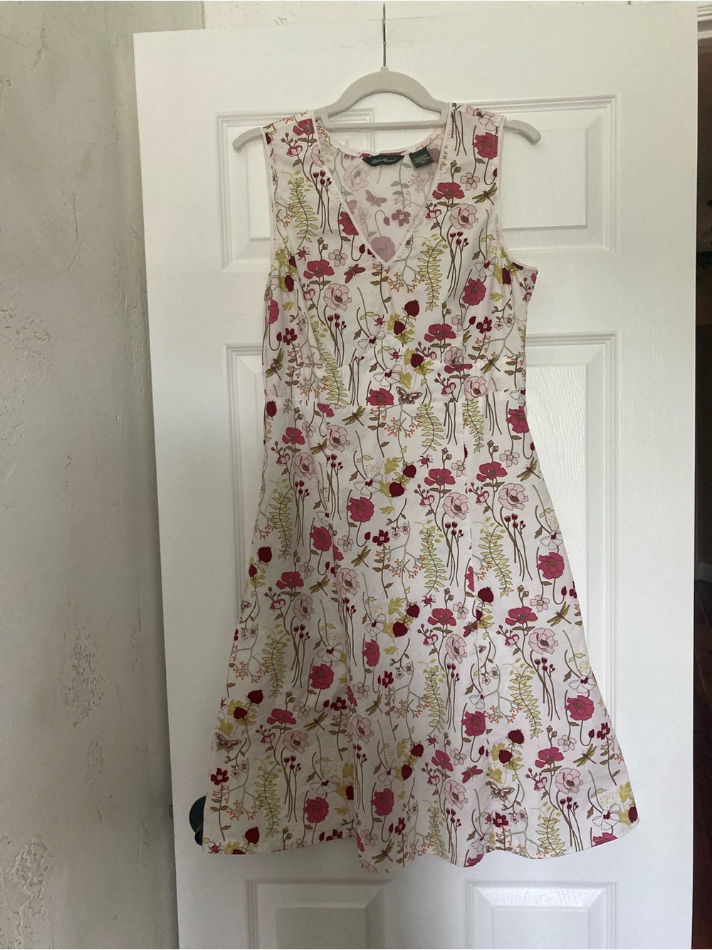 Eddie Bauer Floral Sleeveless A-Line Dress in White and Pink, Size 6